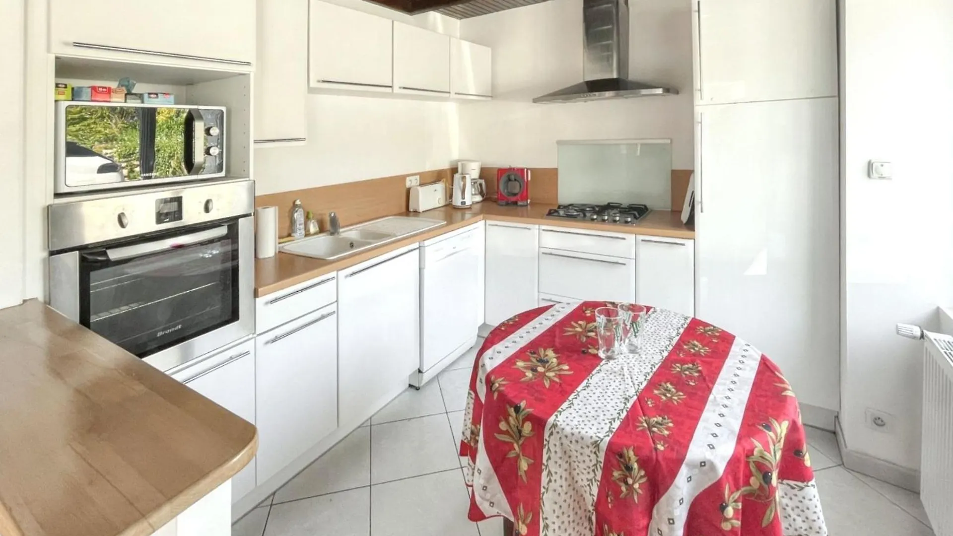 Prázdninový dům Maison Accueillante A Fouesnant Avec Grand Jardin